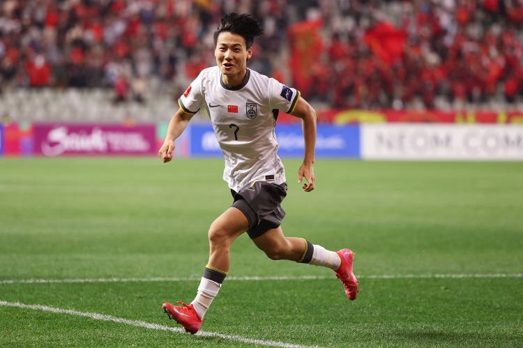 媒體人：朱鵬宇、毛偉杰踢中甲時我就夸了，中國足球需偶像球星